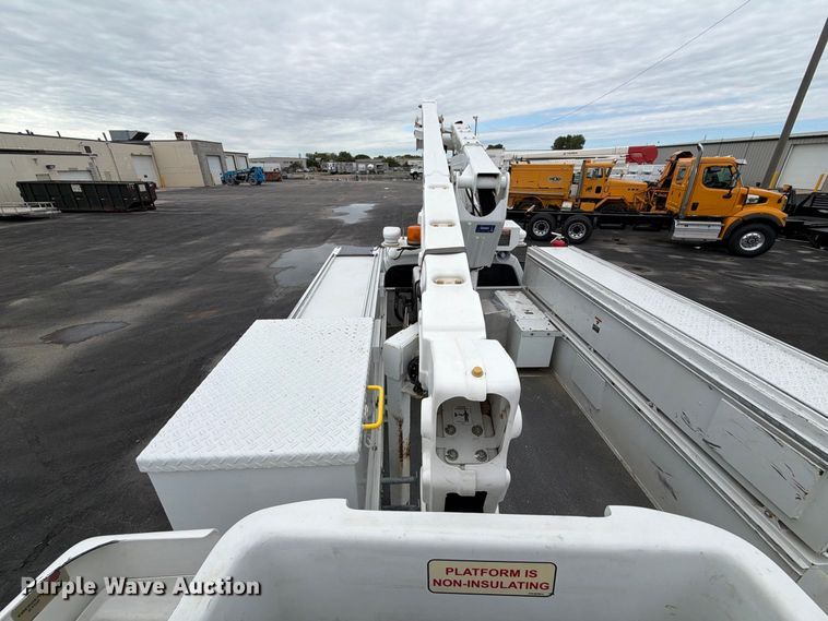 image for item FP3098 2016 Ford F550 Super Duty bucket truck