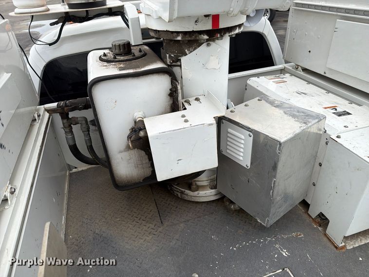image for item FP3098 2016 Ford F550 Super Duty bucket truck