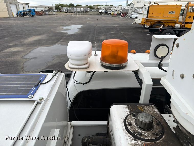 image for item FP3098 2016 Ford F550 Super Duty bucket truck