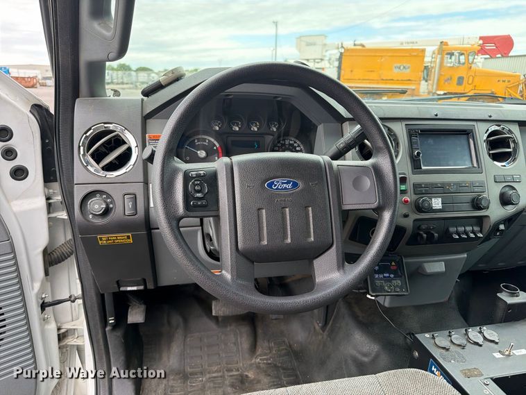 image for item FP3098 2016 Ford F550 Super Duty bucket truck