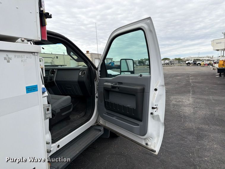 image for item FP3098 2016 Ford F550 Super Duty bucket truck
