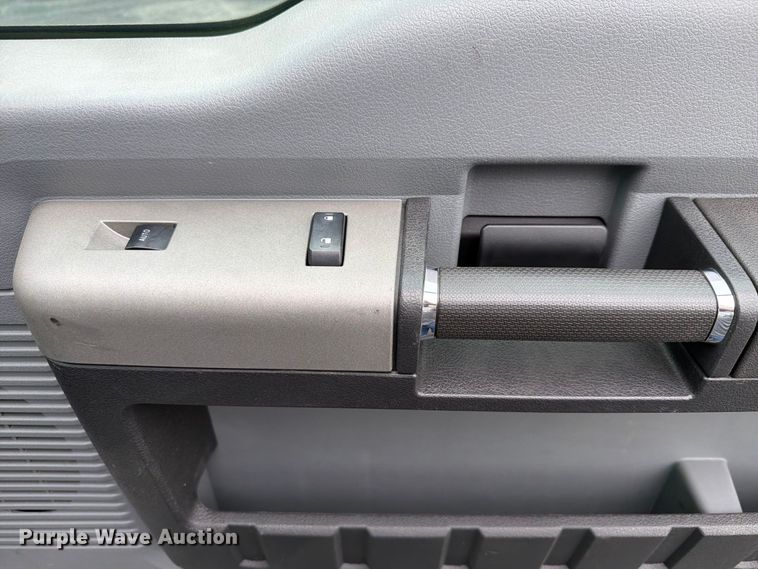 image for item FP3098 2016 Ford F550 Super Duty bucket truck