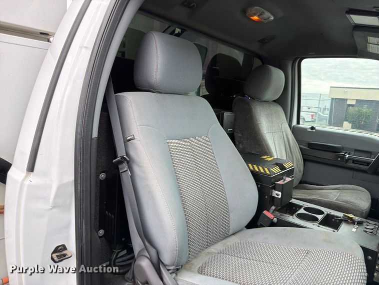image for item FP3098 2016 Ford F550 Super Duty bucket truck