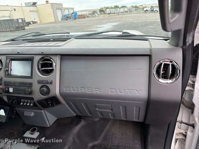 image for item FP3098 2016 Ford F550 Super Duty bucket truck