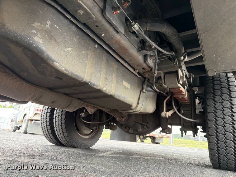 image for item FP3098 2016 Ford F550 Super Duty bucket truck