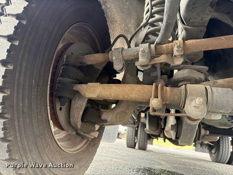 image for item FP3098 2016 Ford F550 Super Duty bucket truck