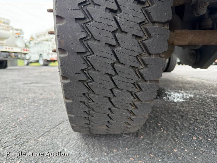 image for item FP3098 2016 Ford F550 Super Duty bucket truck