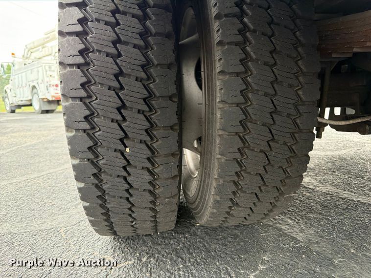 image for item FP3098 2016 Ford F550 Super Duty bucket truck
