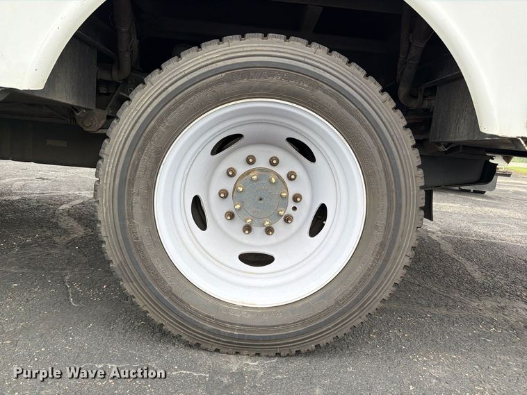 image for item FP3098 2016 Ford F550 Super Duty bucket truck