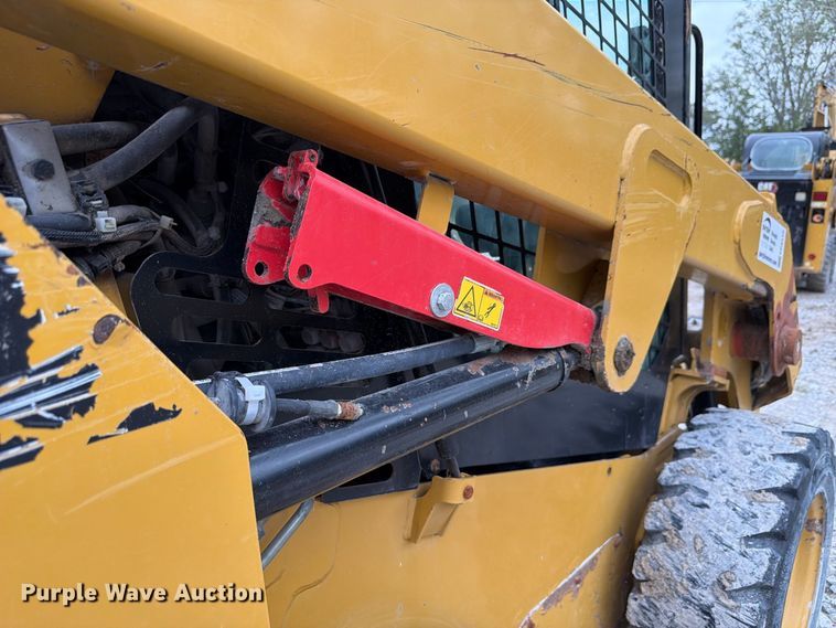 image for item FP3110 2018 Caterpillar 226D skid steer loader