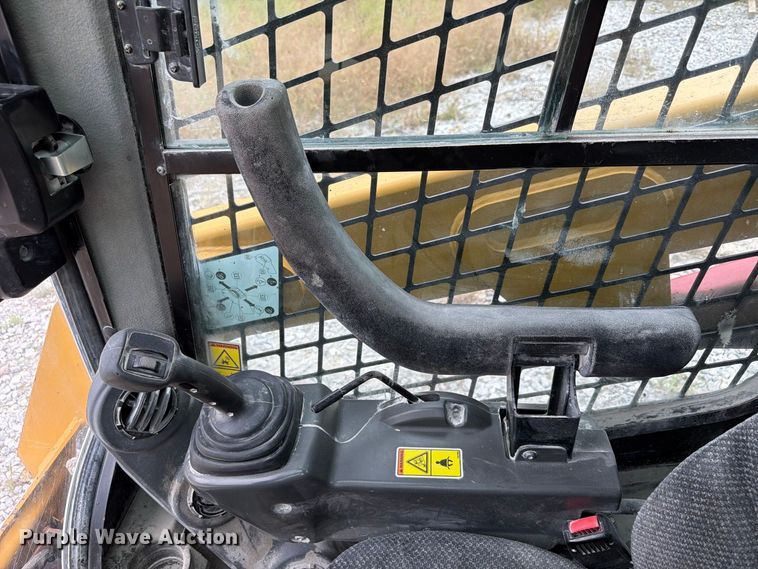 image for item FP3110 2018 Caterpillar 226D skid steer loader