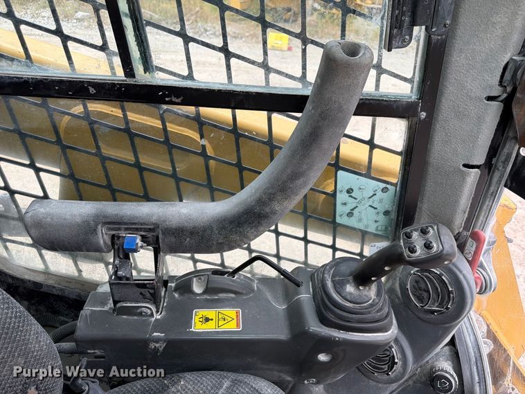 image for item FP3110 2018 Caterpillar 226D skid steer loader