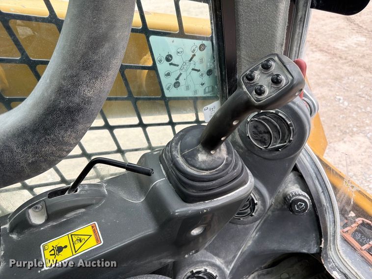 image for item FP3110 2018 Caterpillar 226D skid steer loader