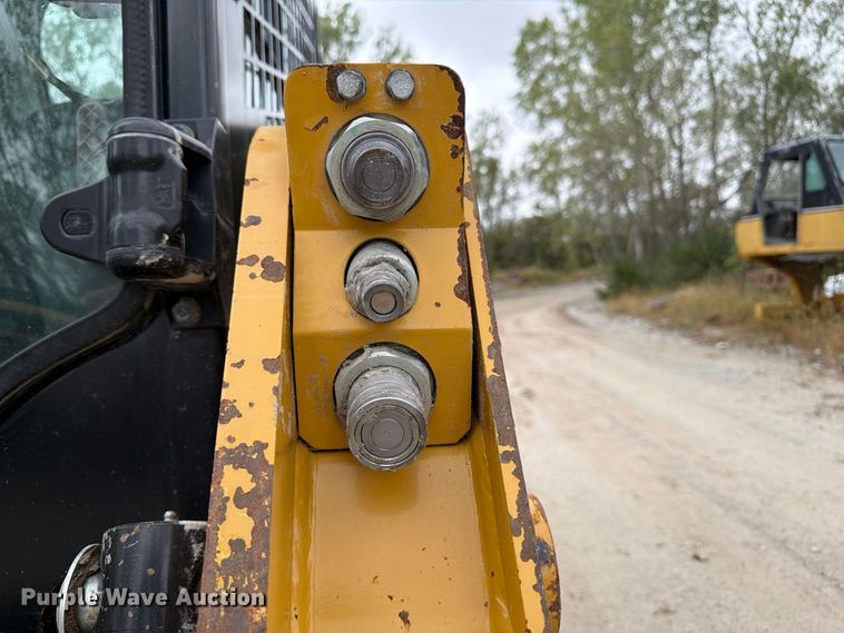 image for item FP3111 2023 Caterpillar 226D3 skid steer loader