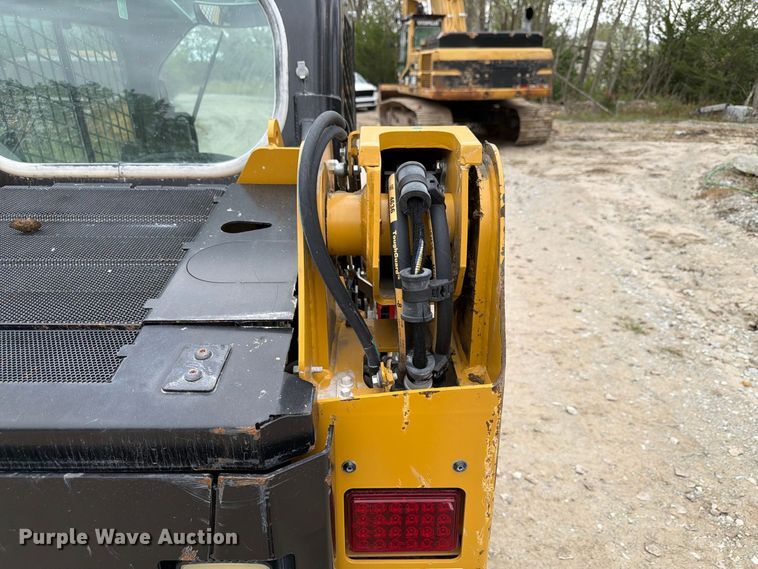 image for item FP3111 2023 Caterpillar 226D3 skid steer loader