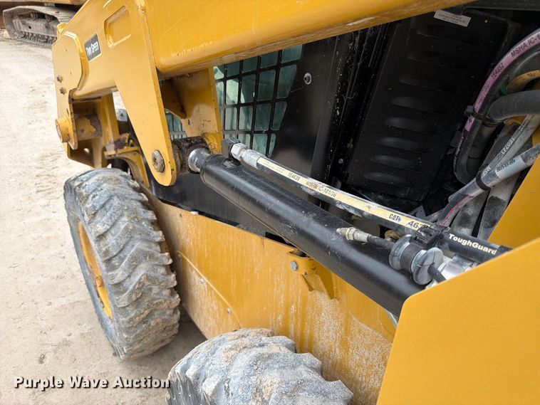 image for item FP3111 2023 Caterpillar 226D3 skid steer loader