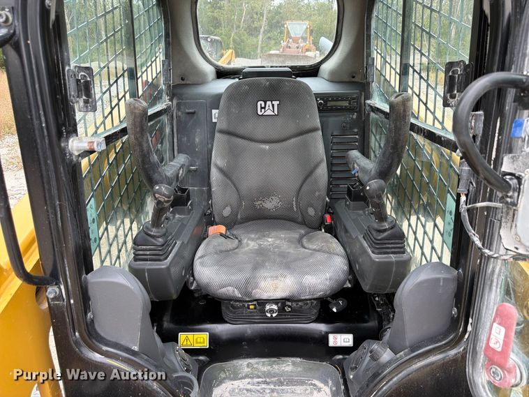 image for item FP3111 2023 Caterpillar 226D3 skid steer loader