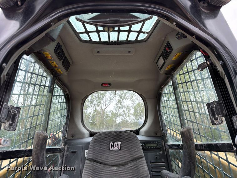 image for item FP3111 2023 Caterpillar 226D3 skid steer loader