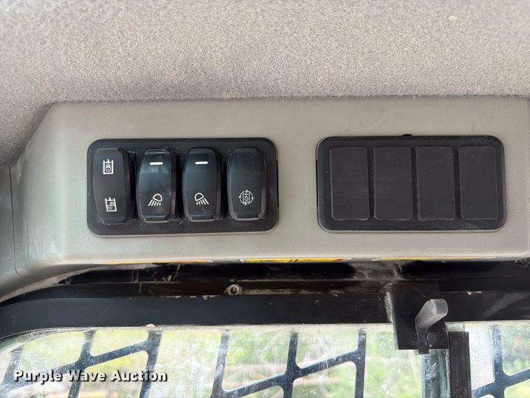 image for item FP3111 2023 Caterpillar 226D3 skid steer loader