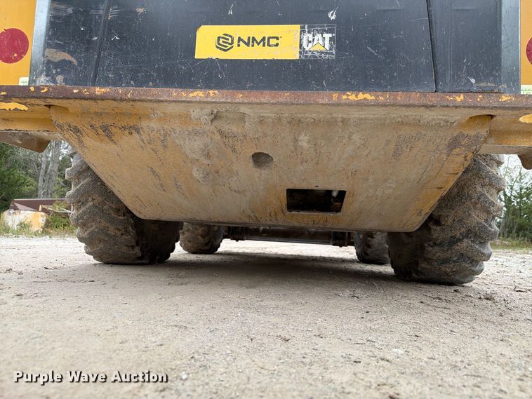 image for item FP3111 2023 Caterpillar 226D3 skid steer loader