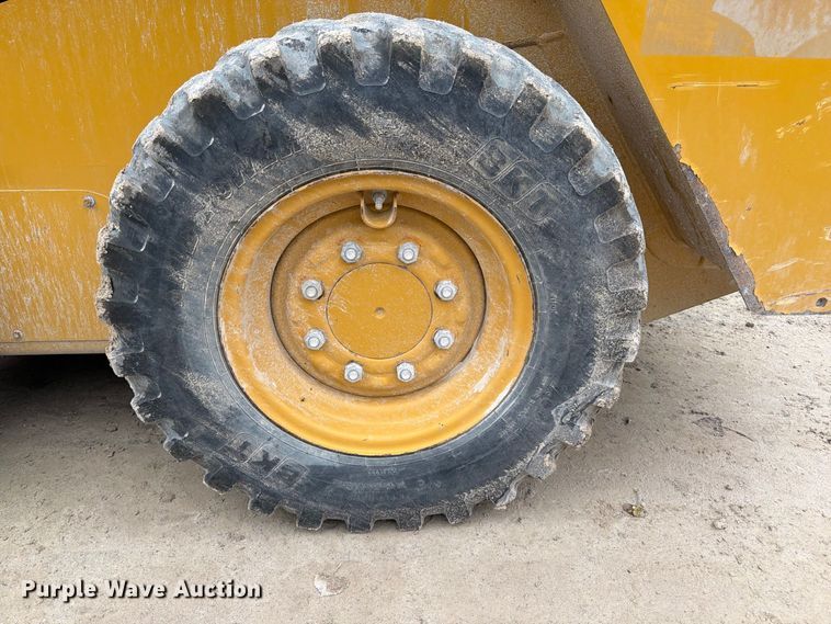 image for item FP3111 2023 Caterpillar 226D3 skid steer loader