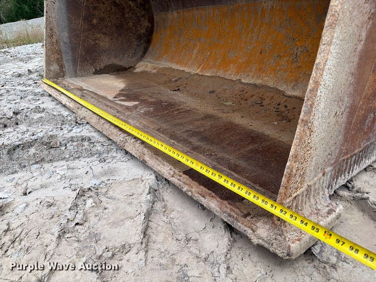image for item FP3112 2000 Caterpillar 345B L excavator