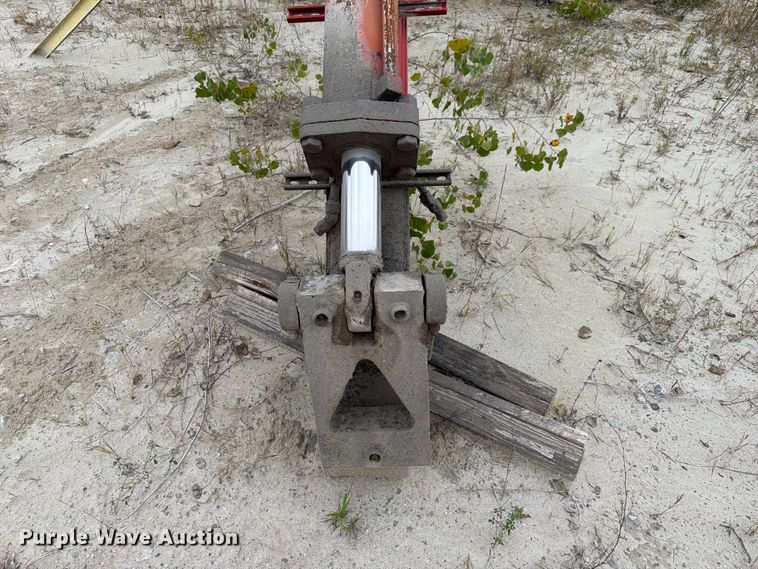 image for item FP3114 Pedestal breaker