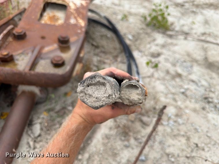 image for item FP3114 Pedestal breaker