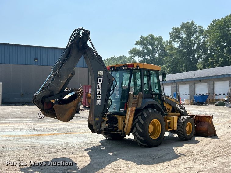image for item FT6076 2010 John Deere 410J backhoe