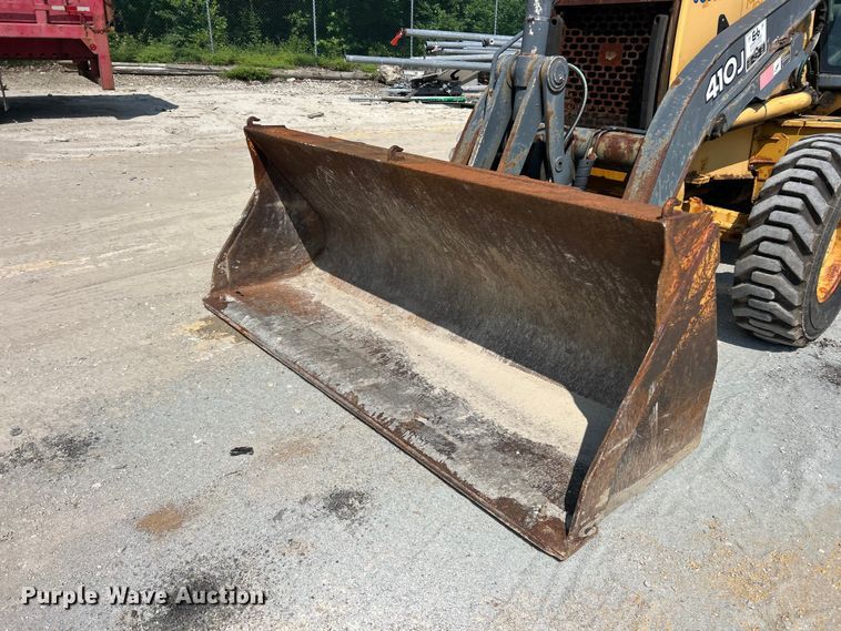 image for item FT6076 2010 John Deere 410J backhoe