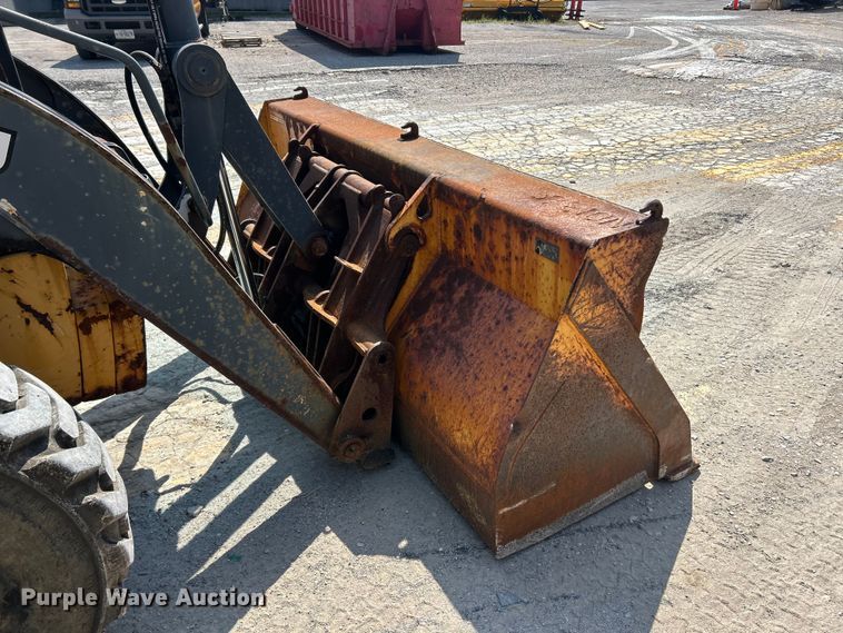 image for item FT6076 2010 John Deere 410J backhoe