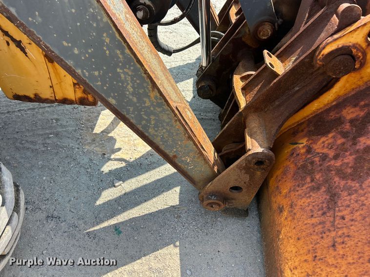 image for item FT6076 2010 John Deere 410J backhoe
