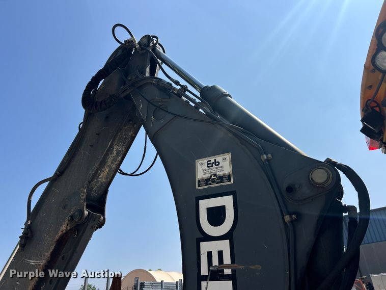 image for item FT6076 2010 John Deere 410J backhoe