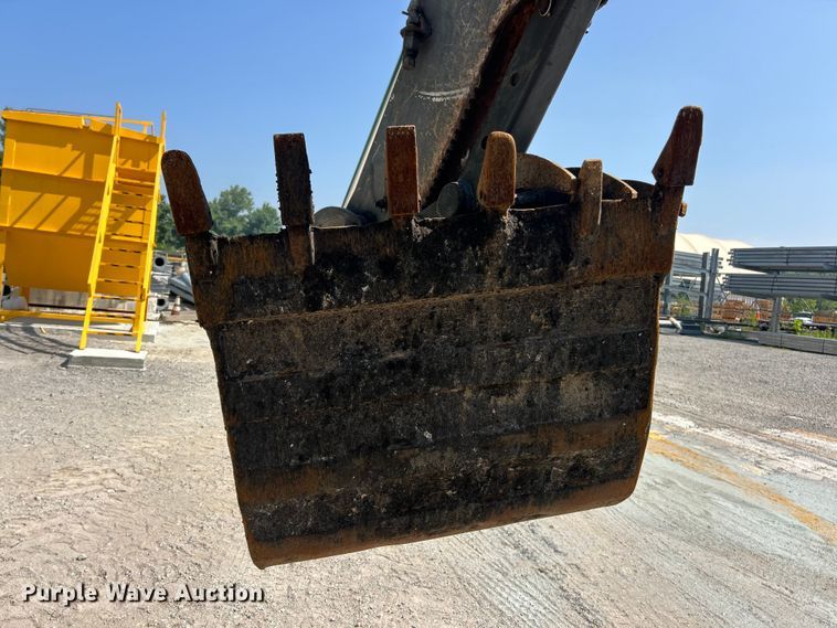 image for item FT6076 2010 John Deere 410J backhoe