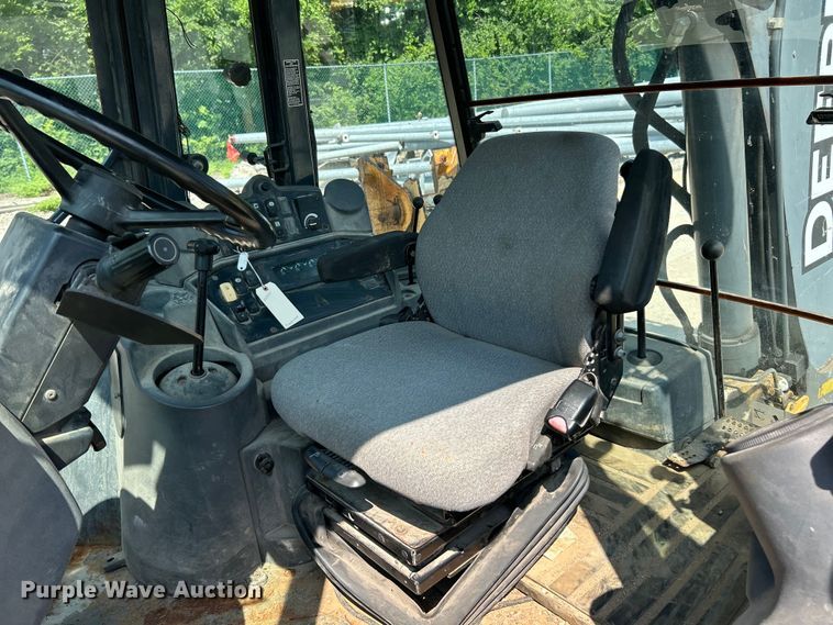 image for item FT6076 2010 John Deere 410J backhoe
