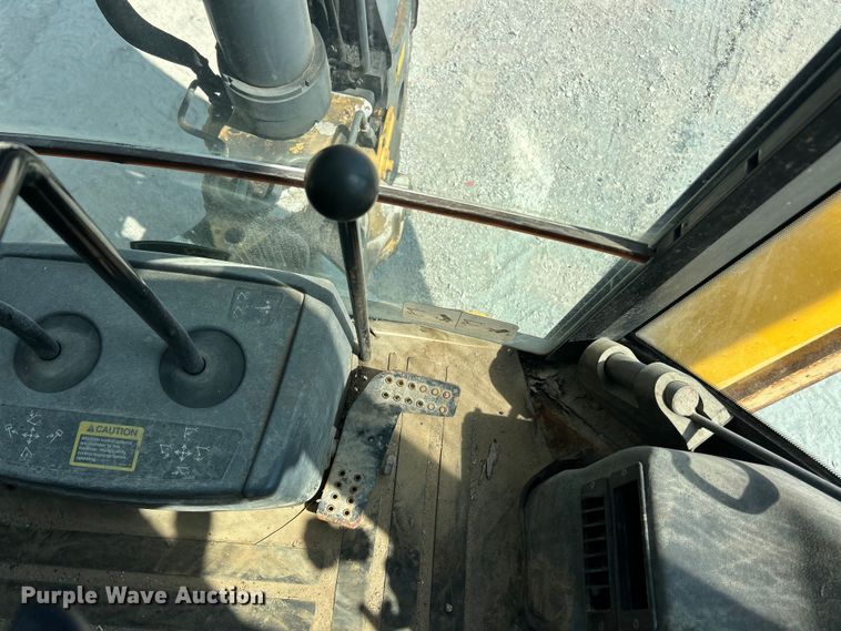 image for item FT6076 2010 John Deere 410J backhoe
