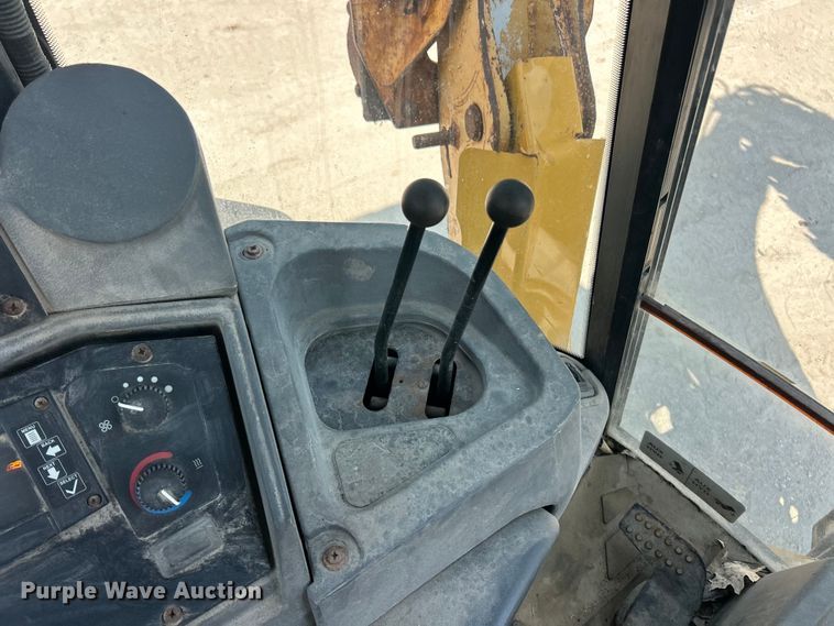 image for item FT6076 2010 John Deere 410J backhoe
