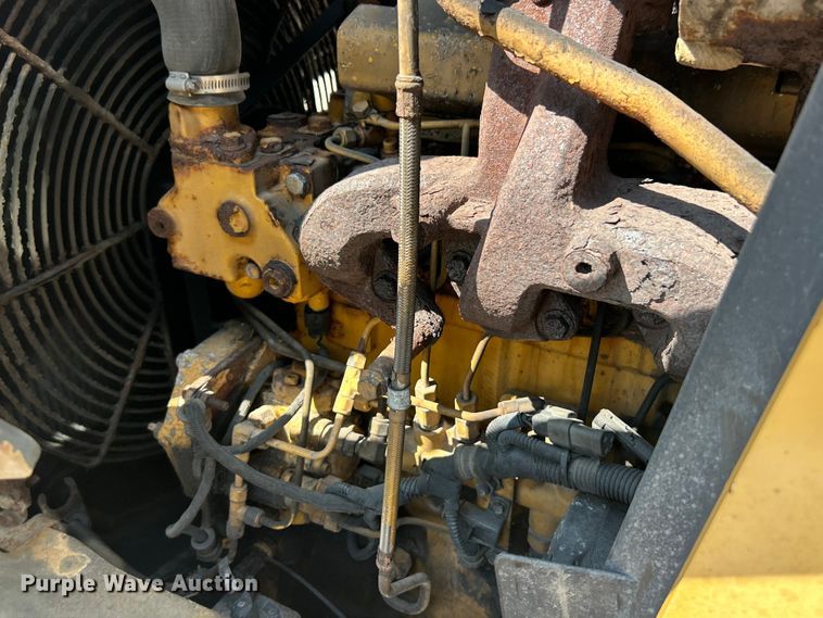 image for item FT6076 2010 John Deere 410J backhoe