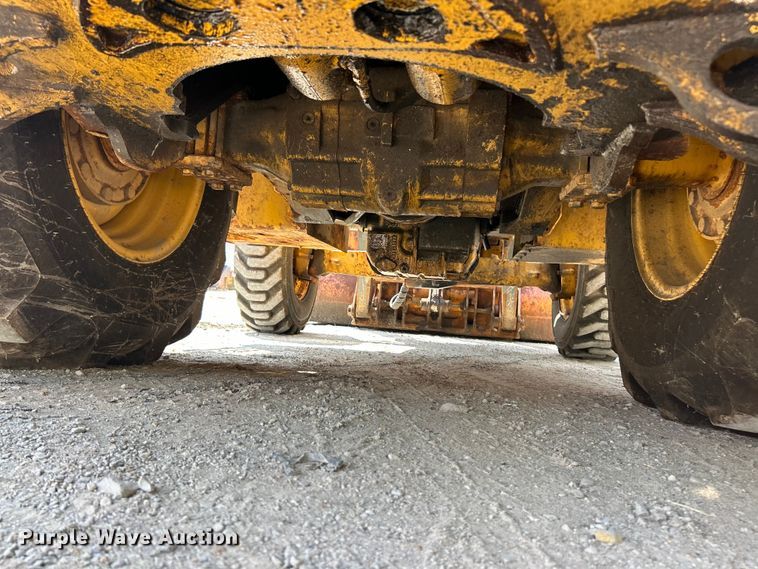 image for item FT6076 2010 John Deere 410J backhoe