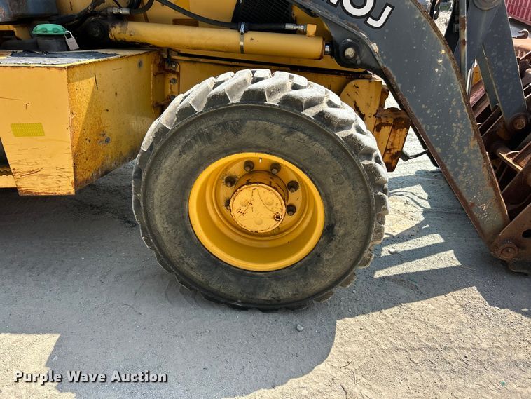 image for item FT6076 2010 John Deere 410J backhoe