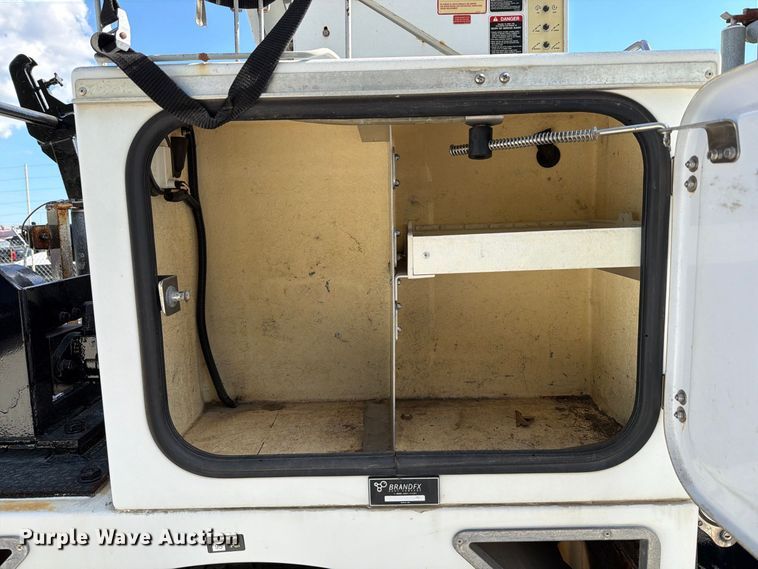 image for item FT6259 2012 Freightliner Business M2 bucket truck