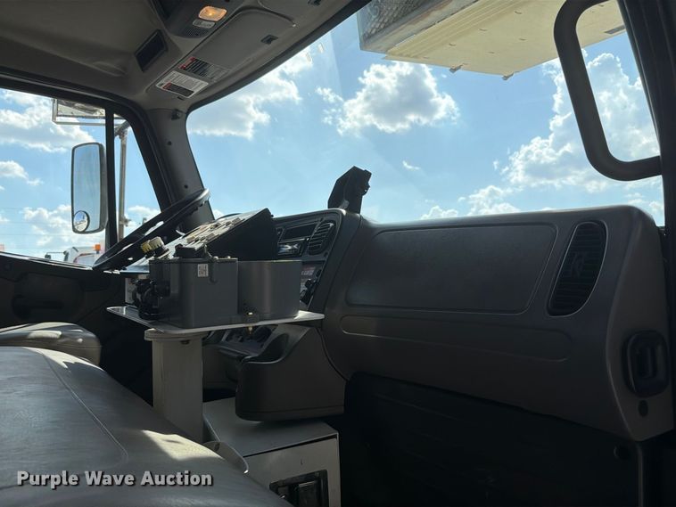 image for item FT6259 2012 Freightliner Business M2 bucket truck
