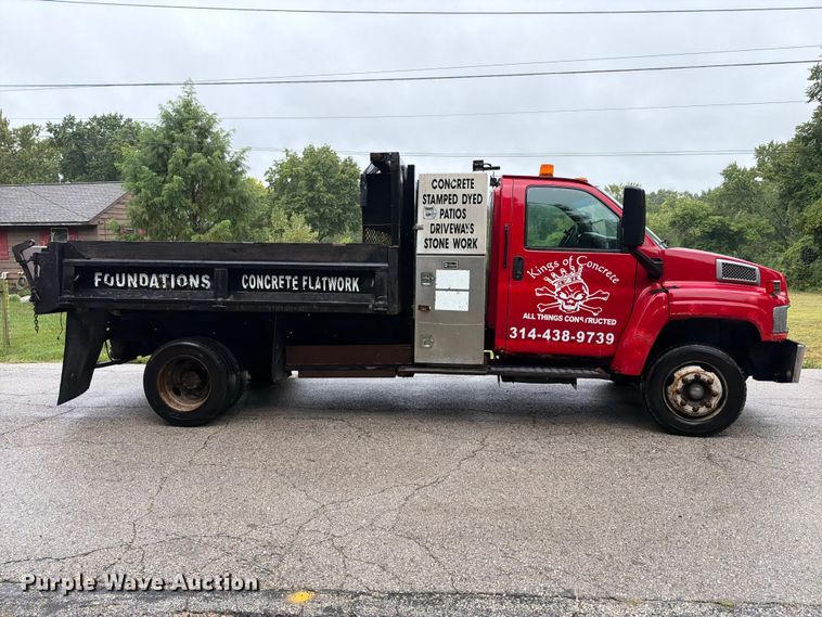 image for item FT6286 2006 GMC C5 dump flatbed truck