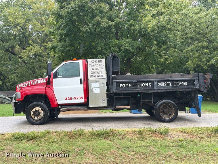 image for item FT6286 2006 GMC C5 dump flatbed truck