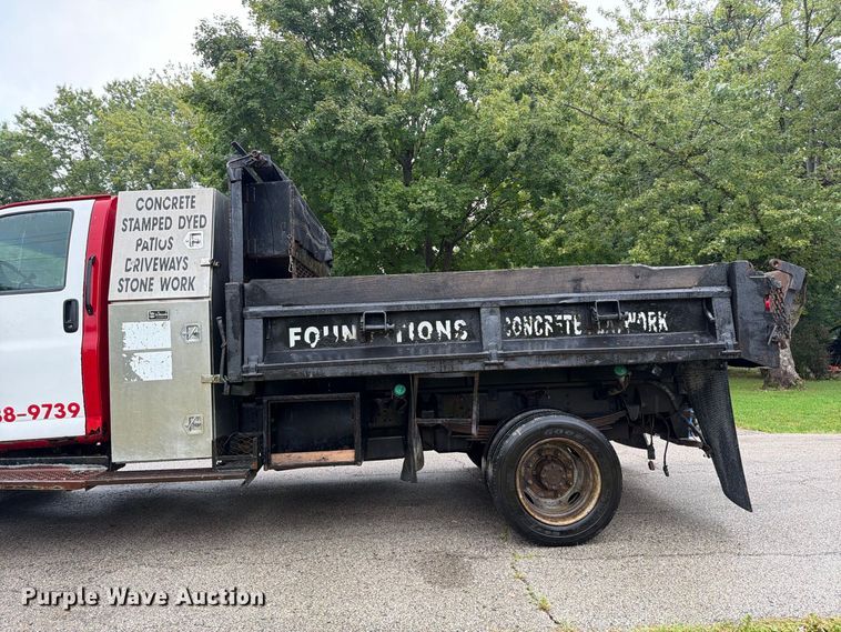 image for item FT6286 2006 GMC C5 dump flatbed truck