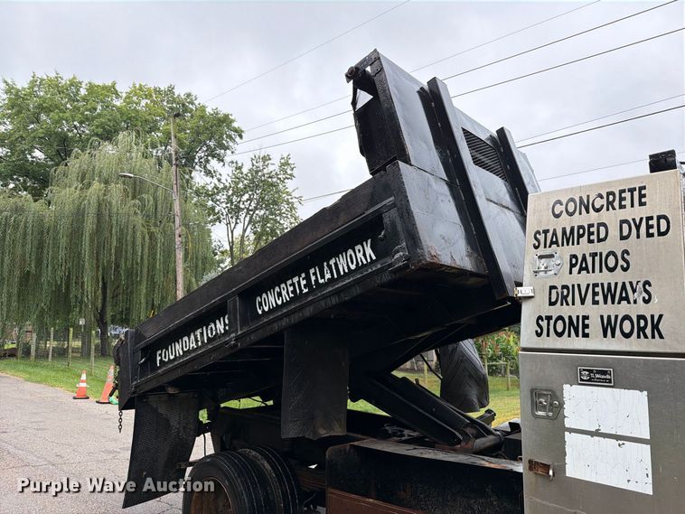 image for item FT6286 2006 GMC C5 dump flatbed truck