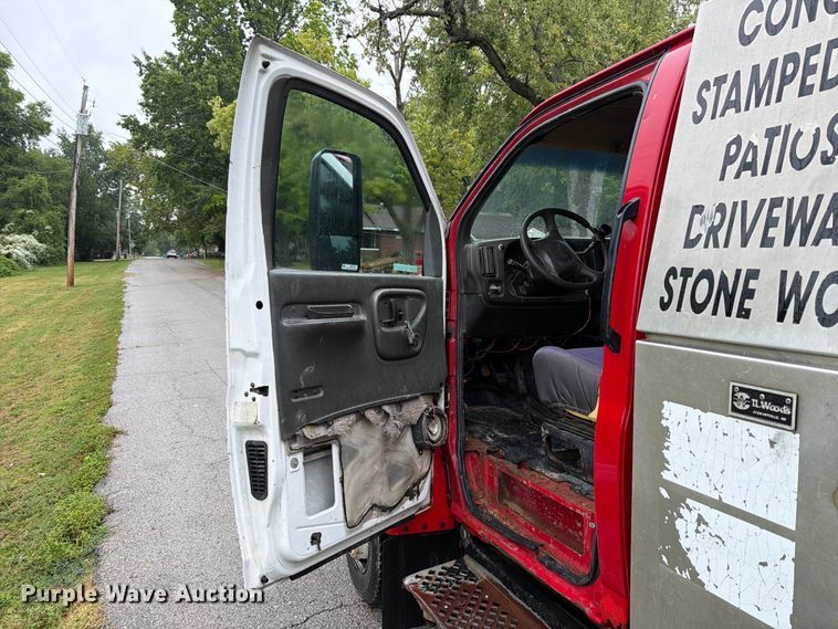 image for item FT6286 2006 GMC C5 dump flatbed truck