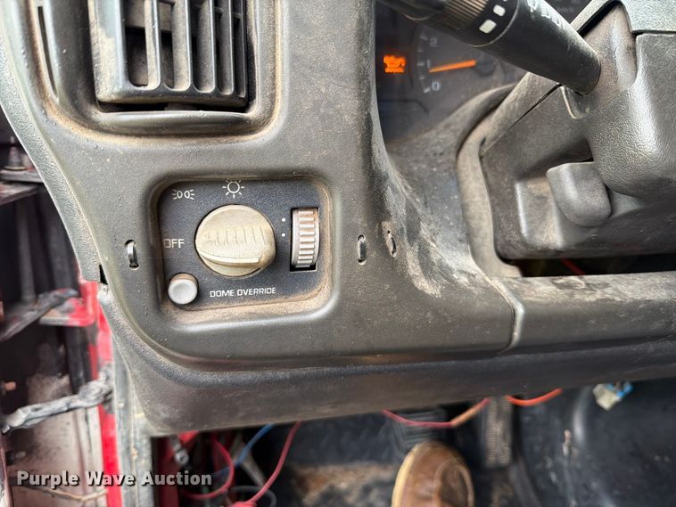 image for item FT6286 2006 GMC C5 dump flatbed truck