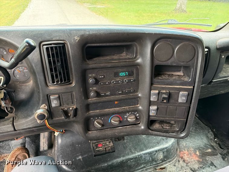 image for item FT6286 2006 GMC C5 dump flatbed truck