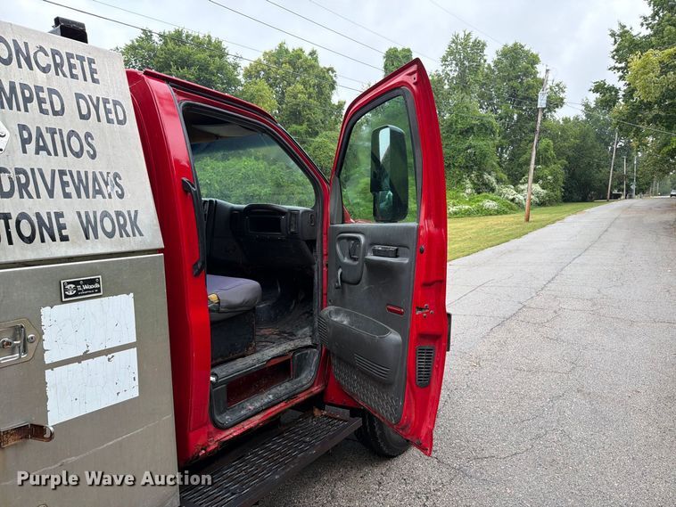 image for item FT6286 2006 GMC C5 dump flatbed truck